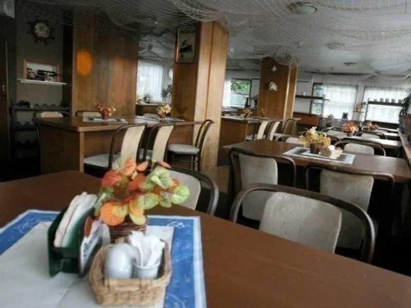 Botel Vodnik Prague 3*,