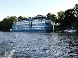 Botel Vodnik Prague 3*,